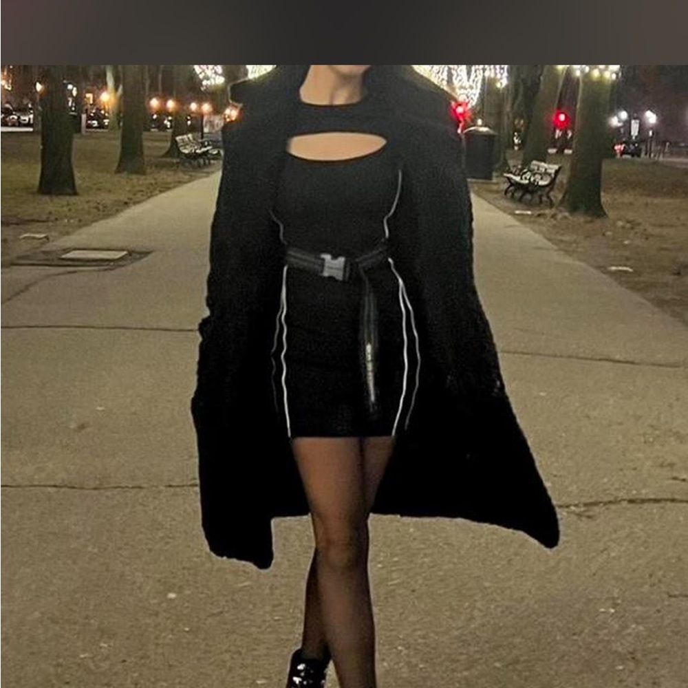 Maniere De Voir Black Long-Sleeve Bodycon Dress with White Piping - Picture 2 of 4